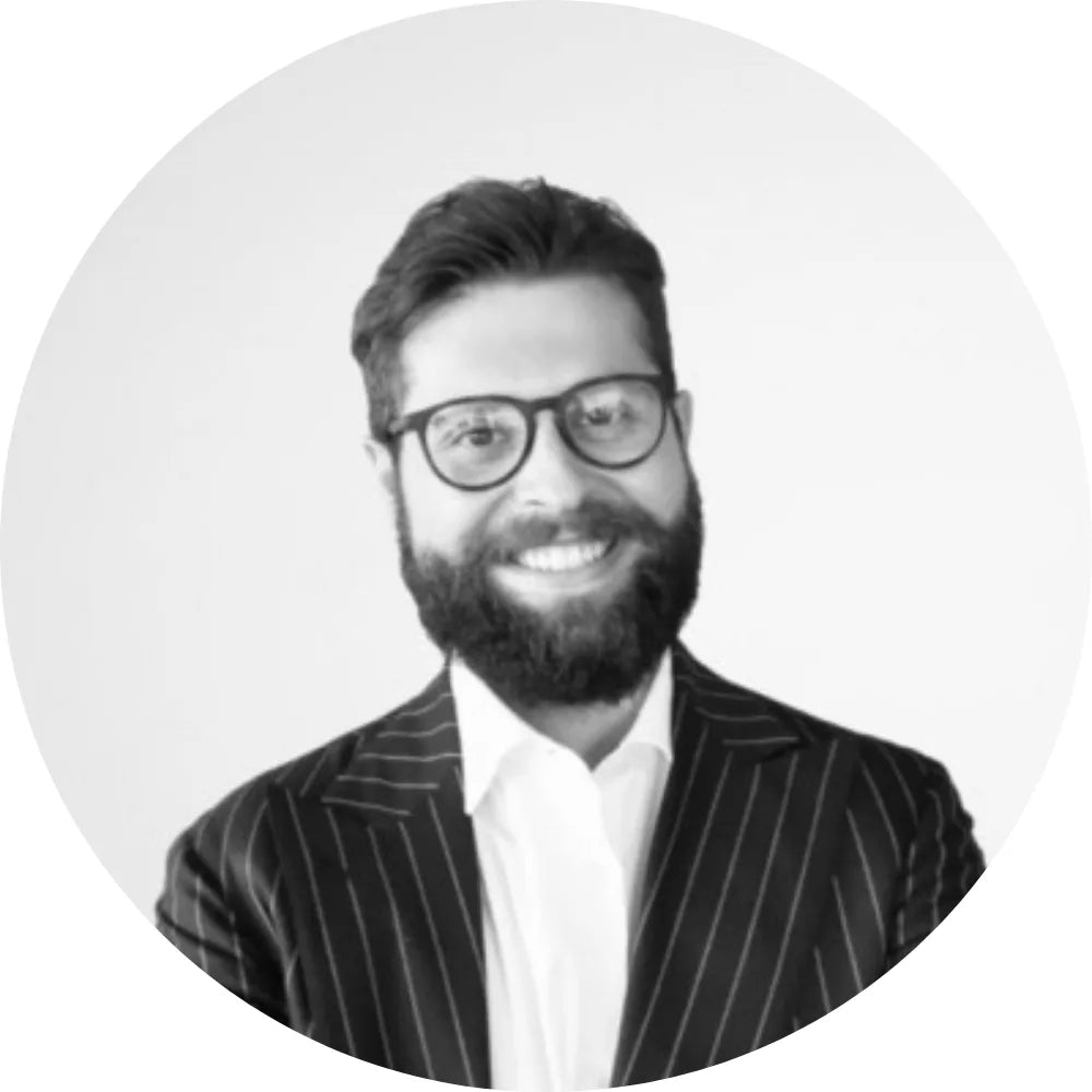 Portret mezczyzny w garniturze - opinia klienta Ogony