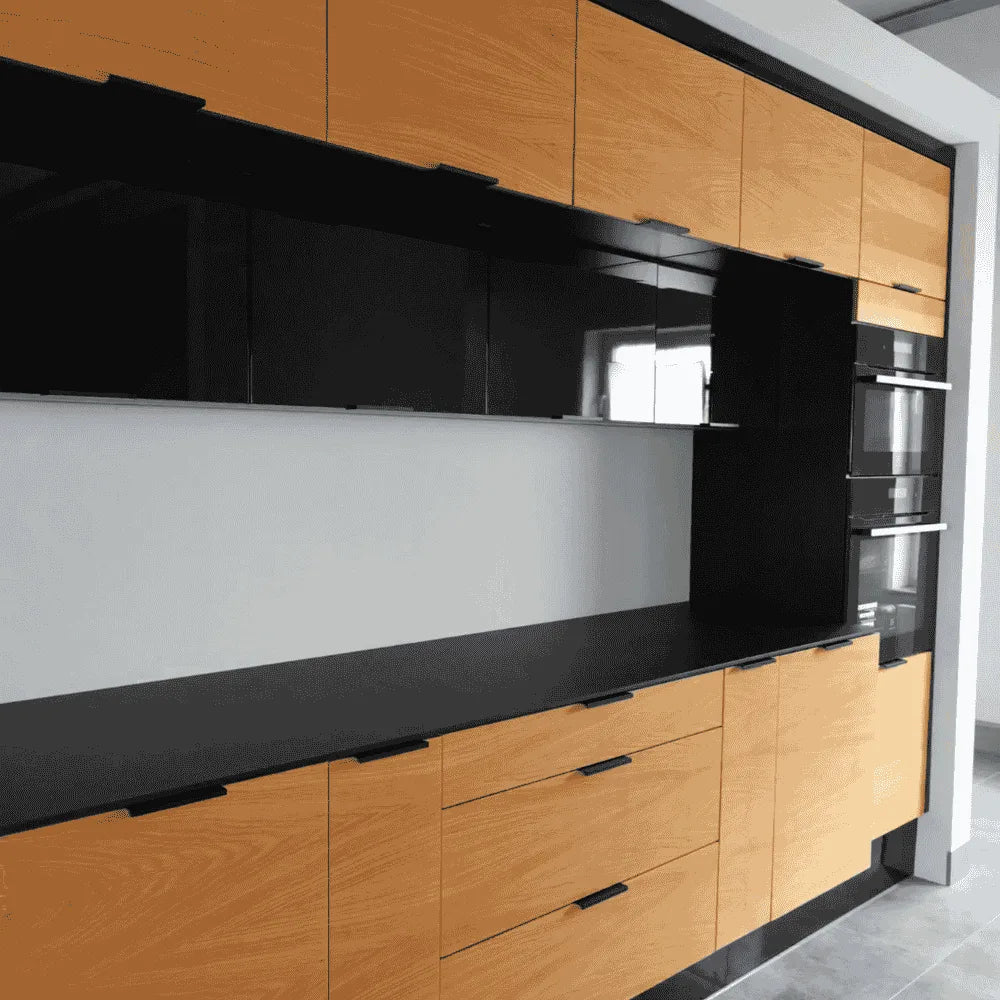 Kuchnia z frontami — minimalistyczny design