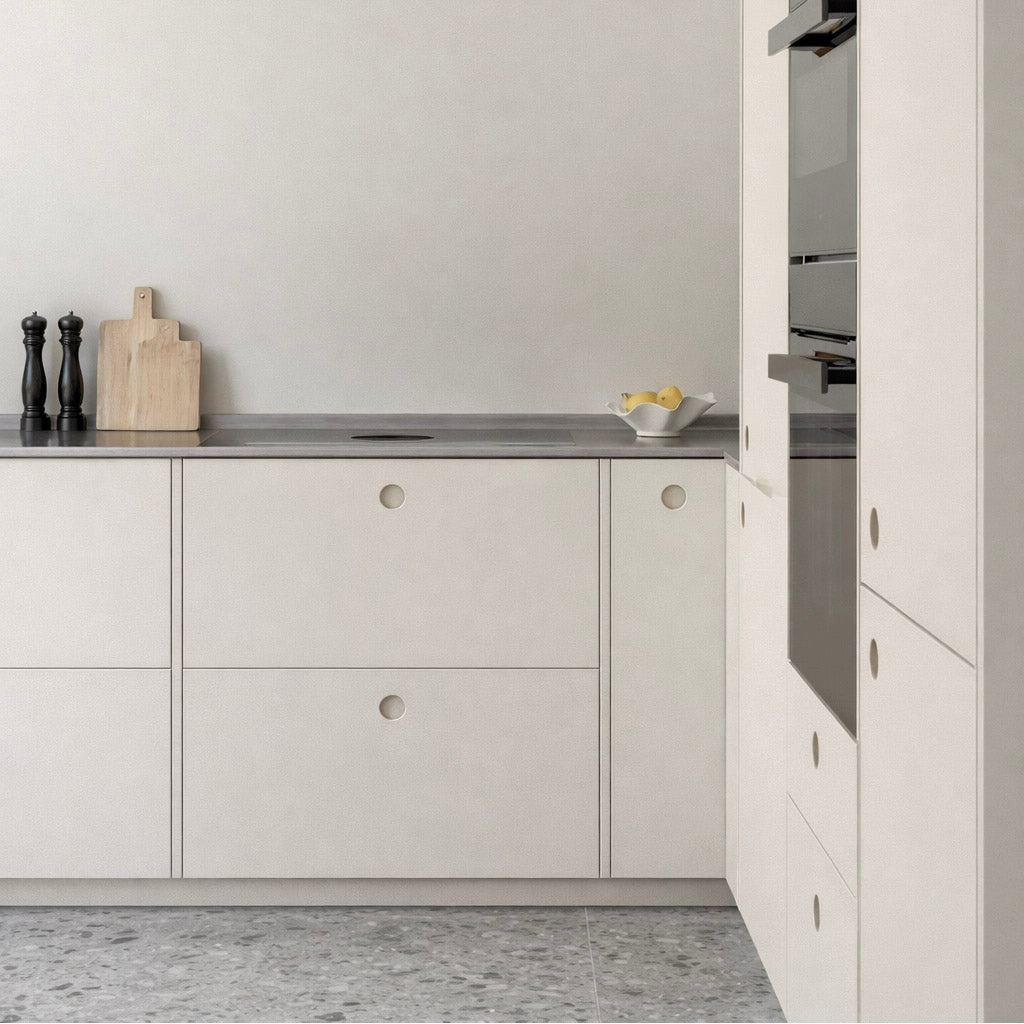 Kuchnia z frontami Round — okrągły uchwyt na szafkach IKEA